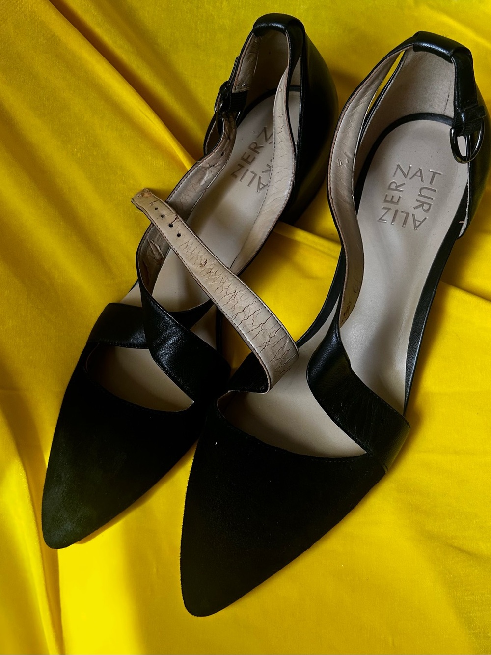 Naturalizer Gorgeous Black Pointed Toe Ankle Strap Heels with Beige Strap